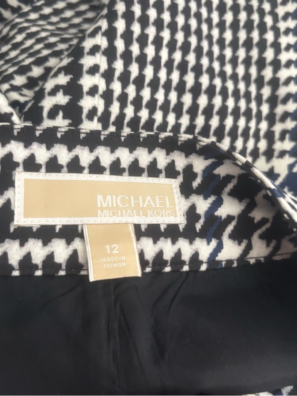 Michael Michael Kors Women's Size 12 Black/White Houndstooth Pencil Skirt - Picture 2 of 4